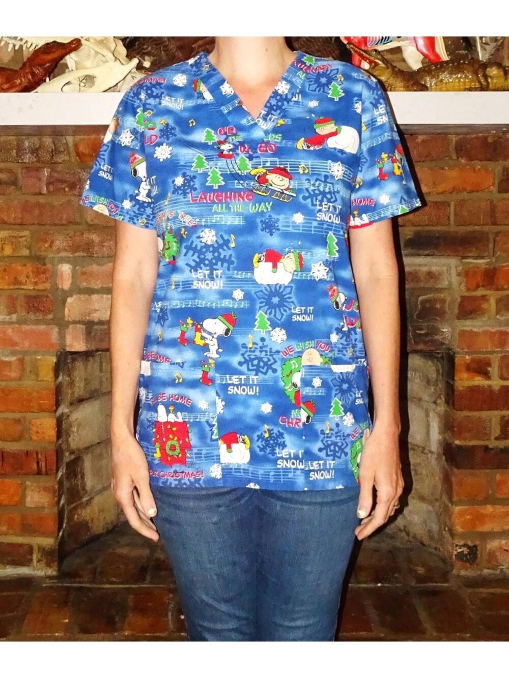 Peanuts Charlie Brown & Snoopy Christmas Scrub Top M cotton medical scrubs